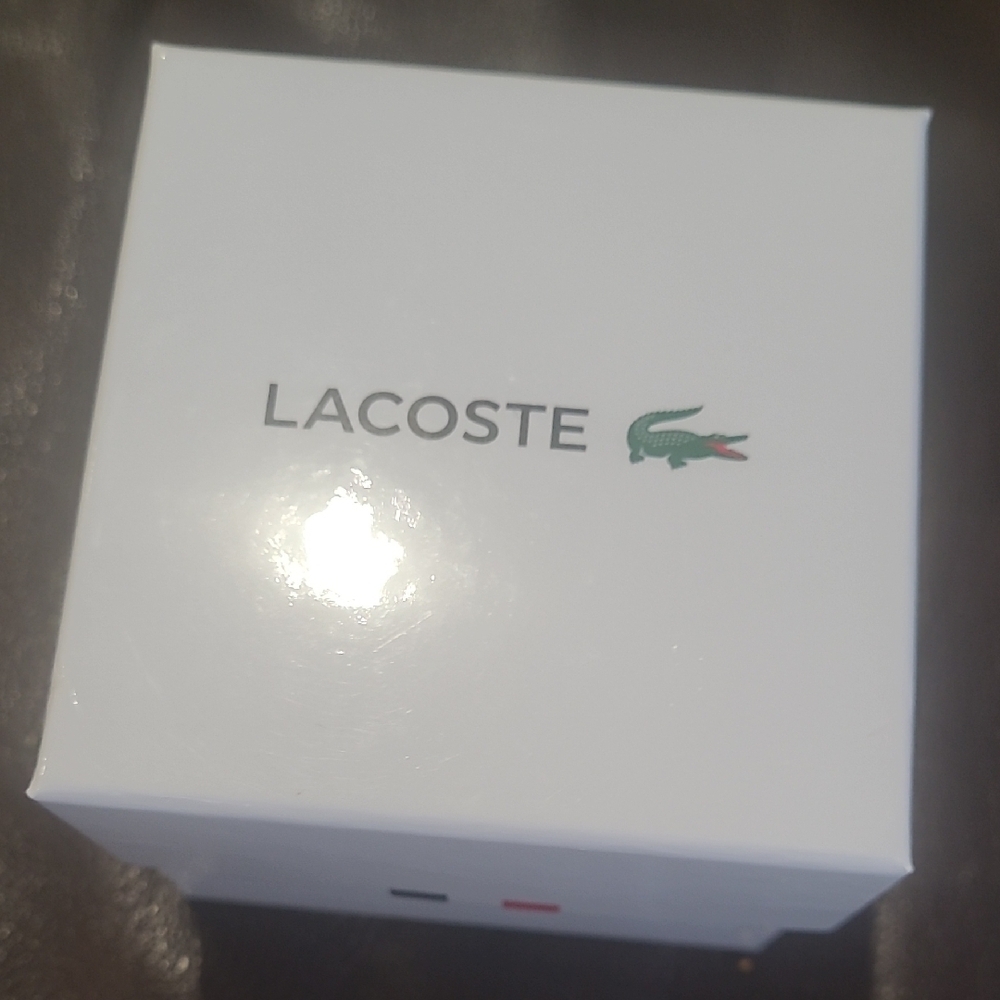 Lacoste Blue Watch with Distinctive Design - Picture 5 of 7